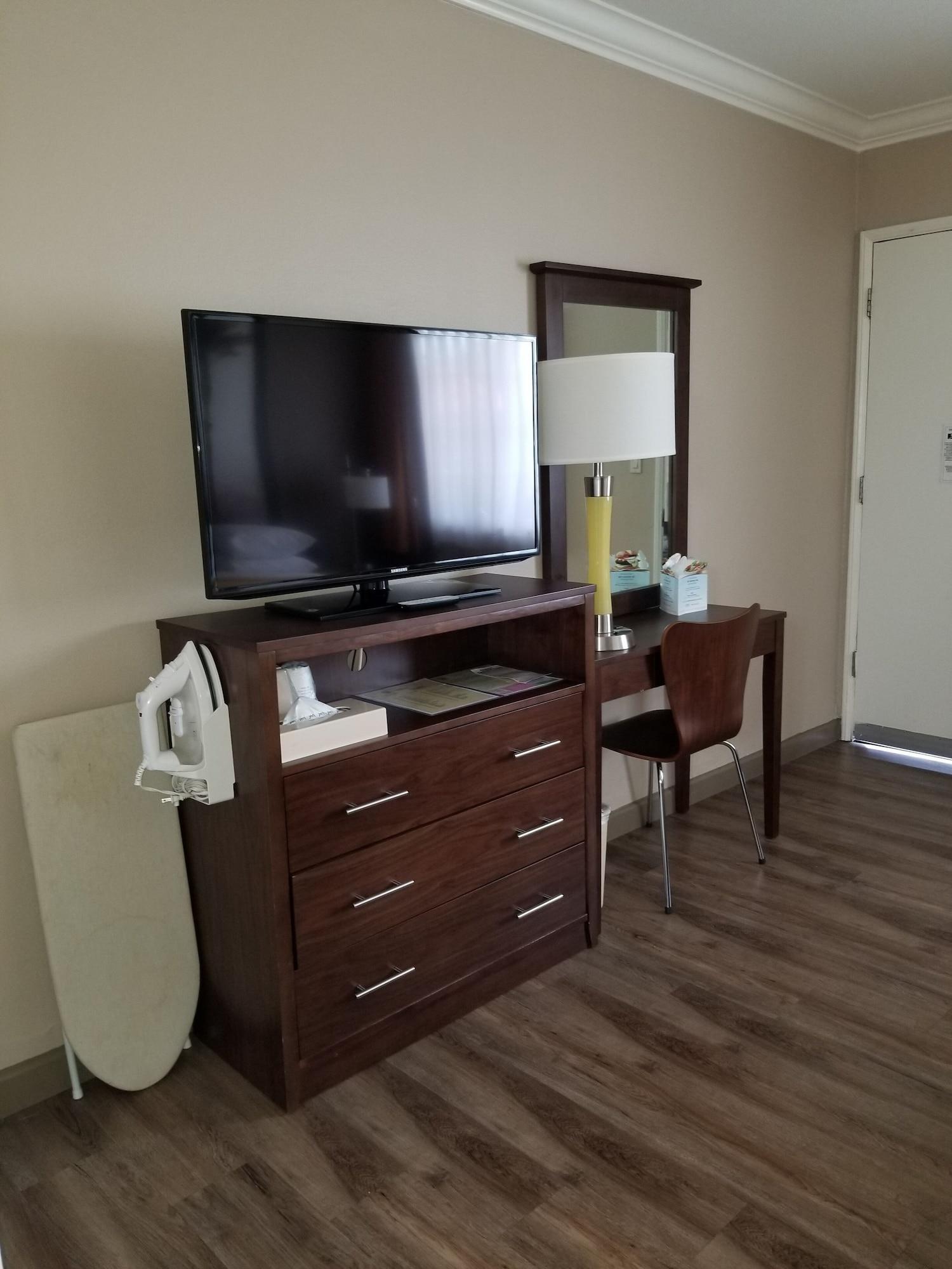 Super 8 By Wyndham Los Angeles-Culver City Area Extérieur photo