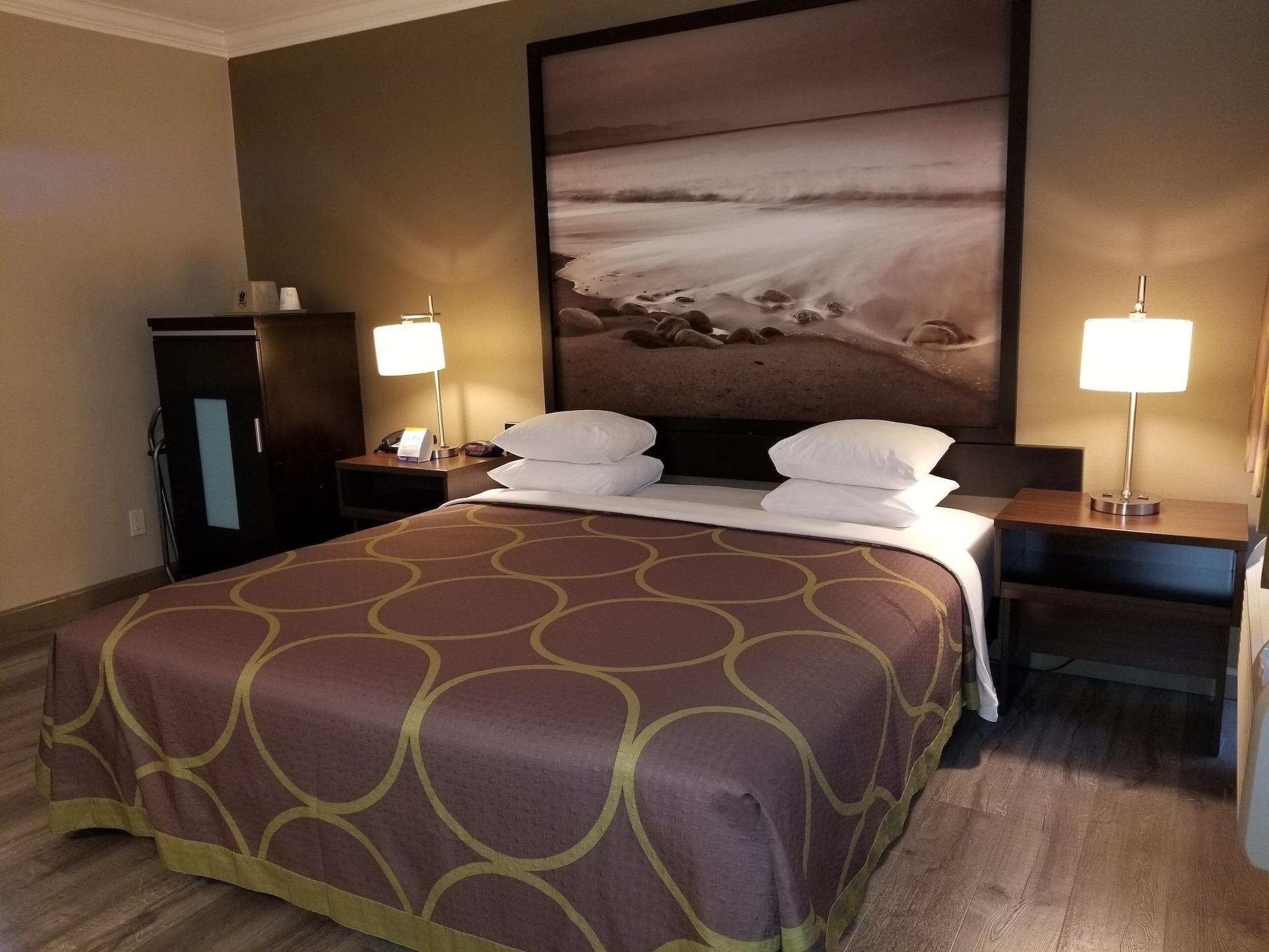 Super 8 By Wyndham Los Angeles-Culver City Area Extérieur photo