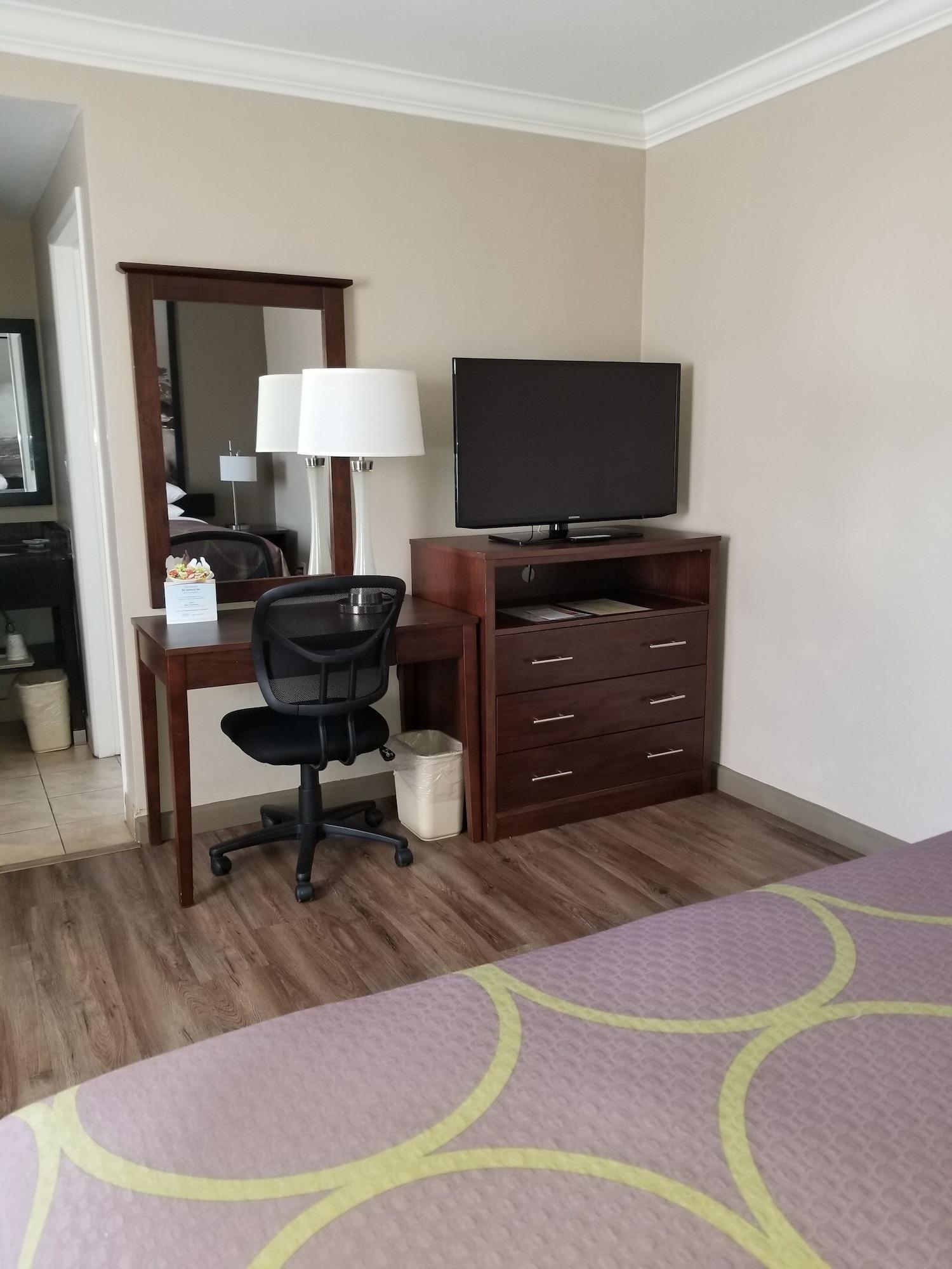 Super 8 By Wyndham Los Angeles-Culver City Area Extérieur photo