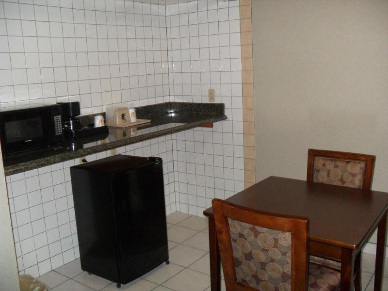 Super 8 By Wyndham Los Angeles-Culver City Area Extérieur photo